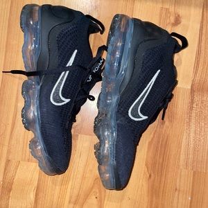 Women’s sz 9.5 Nike Air Vapormax Flyknit Black Speckled